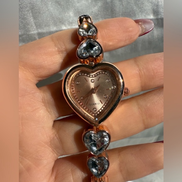 Romantic Heart Crystal Watch Bracelet –Rose Gold Luxury Women’s Timepiece - Picture 5 of 5